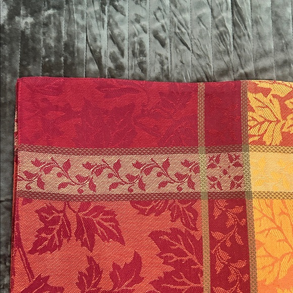 Set of 4 Autumn Leaf Patterned Placemat - Picture 3 of 9